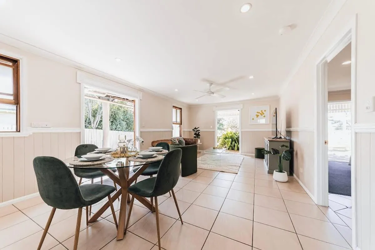 Urban Getaway Ipswich Colonial 6 Bed 3 Bath Villa Australia