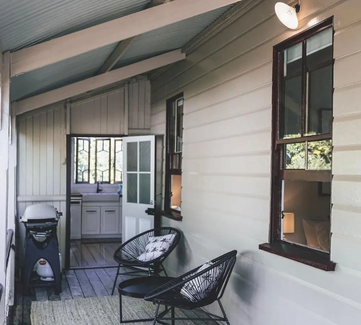 Urban Getaway Ipswich Colonial 6 Bed 3 Bath Villa Holiday home